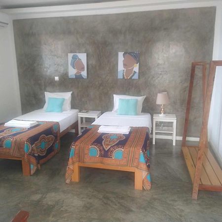 Hotel Kriola Сан-Томе Экстерьер фото
