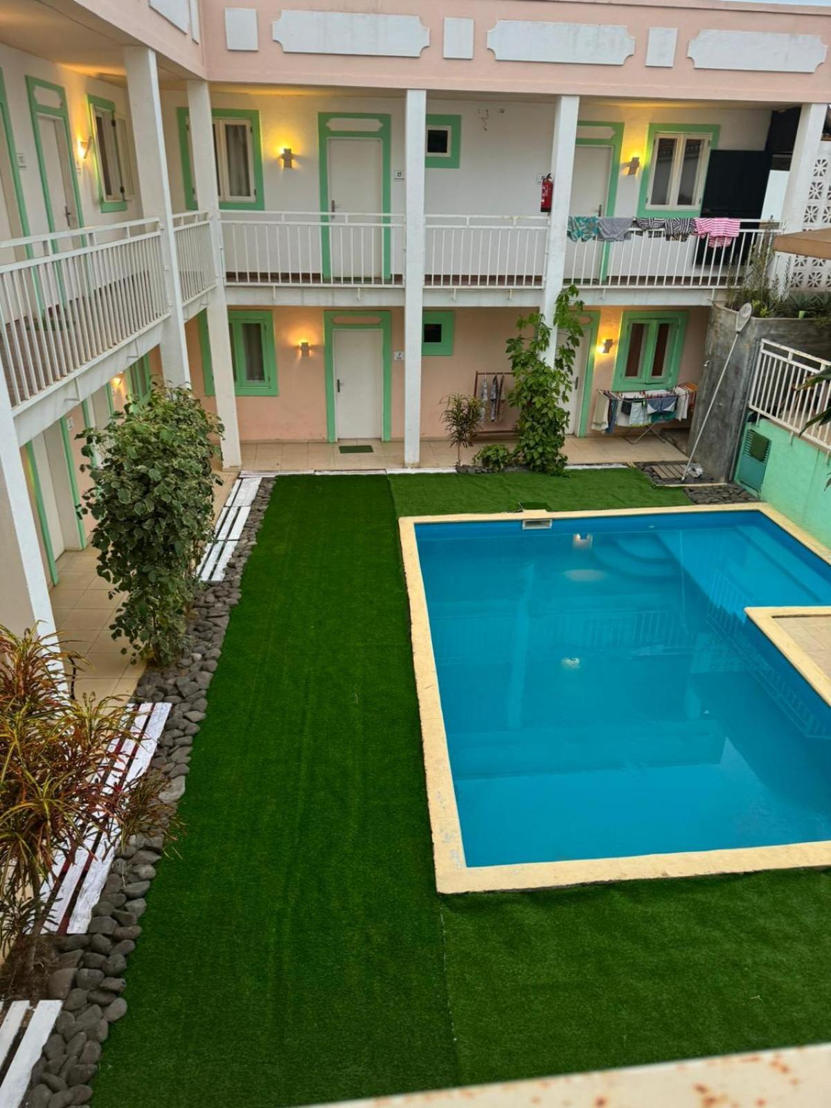 Hotel Kriola Сан-Томе Экстерьер фото